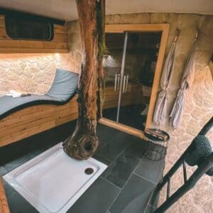 Schip met natuurdesign in Bodegraven: luxe glamping met sauna. Bodegraven
