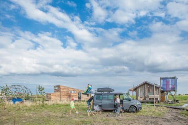 Circulaire mini-camping op duurzaam Landgoed Rorik in de polder.. Beverwijk