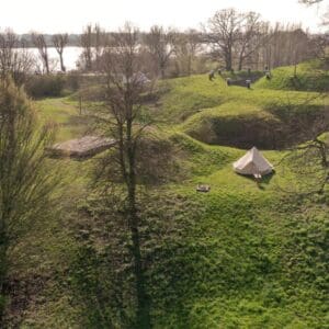 Kamperen op een fort met geweldig uitzicht over de rivier!. Vuren