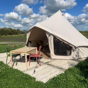 Voedselbos camping te Hazerswoude-Dorp aan het vaardorp 't Rietveld. Hazerswoude-Dorp