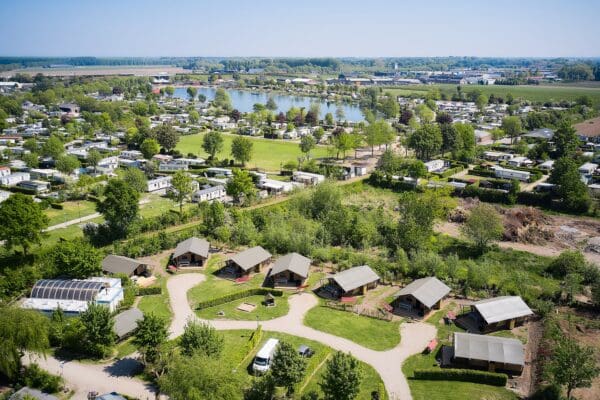 Camping Betuwestrand in NO true - rentatentnederland.nl